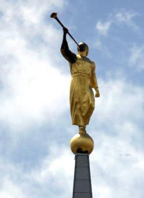 Ange Moroni sur le Temple Mormon du mont Oquirrh