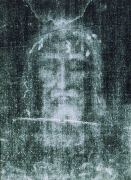 Suaire de Turin: face du supplicié vue en négatif photographique 