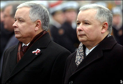 Jaroslaw Kaczy?ski et son frère jumeau Lech Kaczy?ski