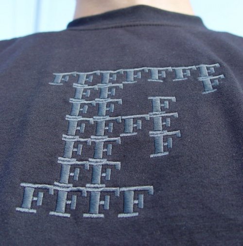 — T-shirt "F" —
