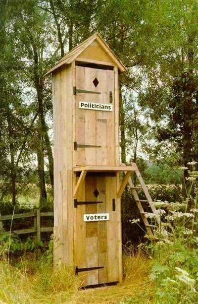 - Cabines de WC superposées "Politiciens/Electeurs -  