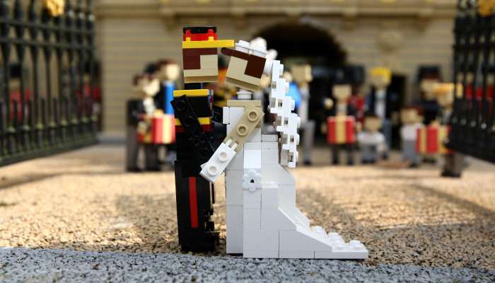 William et Catherine: produits dérivés - Figurines LEGO