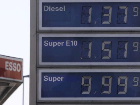 Super à 9.99 Euros le litre à Filderstadt (Baden-Württemberg) en Allemagne