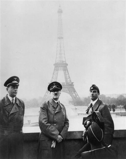 Albert Speer, Hitler et Arno Breker sur la Place du Trocadero. Juin 1940 