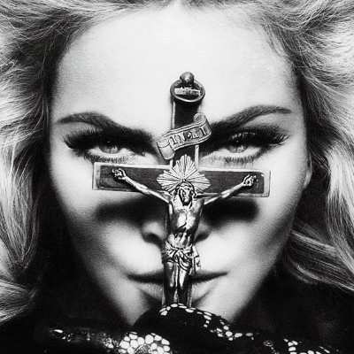 Madonna présentant une croix