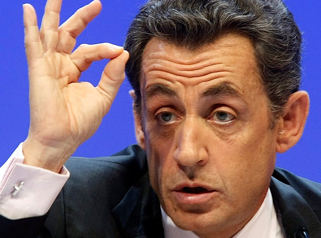 Nicolas Sarkozy et le signe digital 666