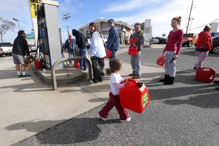 Rationnement de l'essence des stations-service américaines  suite au passage de Sandy