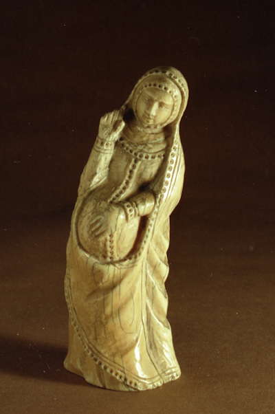 Statuette de "Vierge enceinte" en ivoire