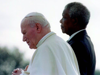 Nelson Mandela et le pape Jean-Paul II